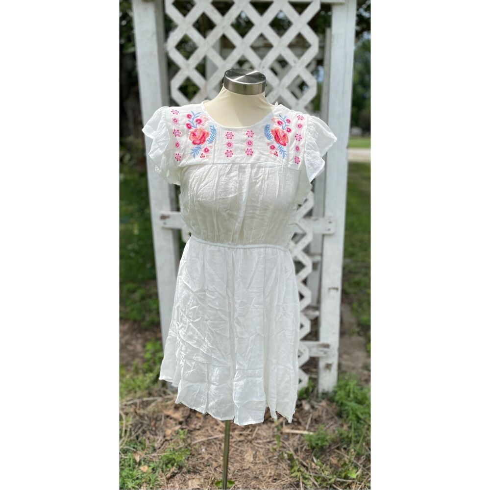 Mine Boutique White Embroidered Dress Large